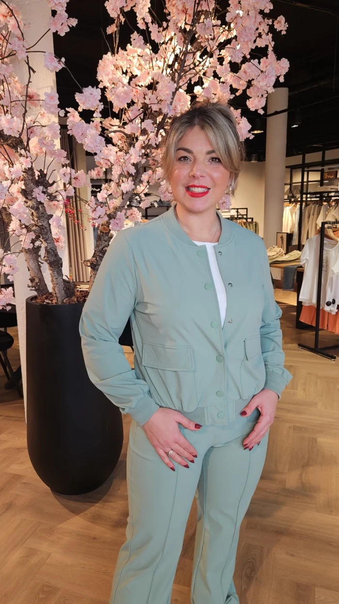 Triple Nine Bomber groen