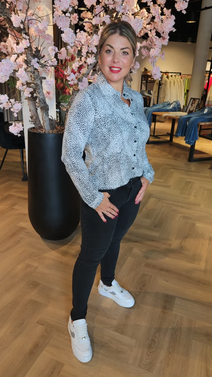 Revore Seven dot blouse