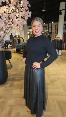 Triple nine Alpaca trui lange mouw zwart