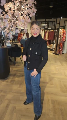 Senorita Zwart gilet met gouden knop