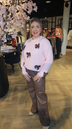 Senorita trui met strikjes roze