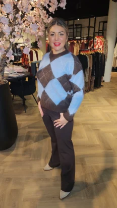 Senorita trui met ruit licht blauw
