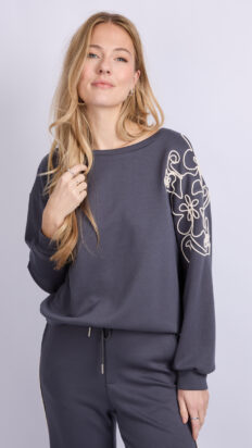 C&S Wilhelmina sweater dark jeans blue