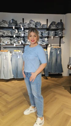 Red Button Sweet Ribbon Light Blue