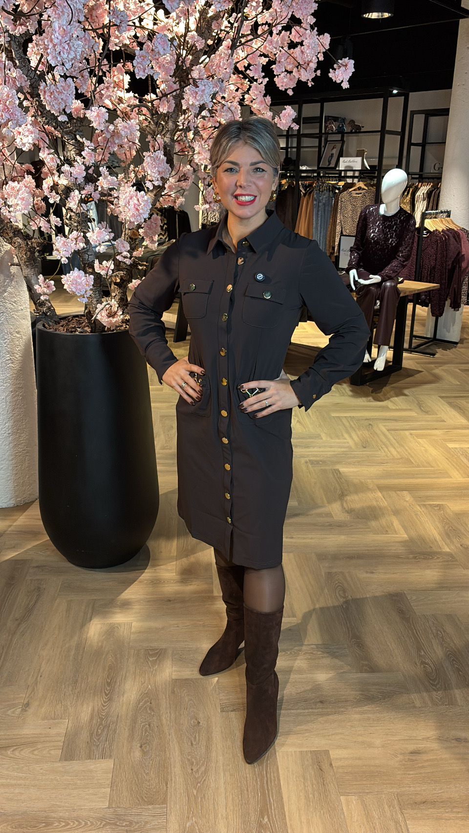 Triple Nine Travel jurk met gouden knopen en zakjes Bruin