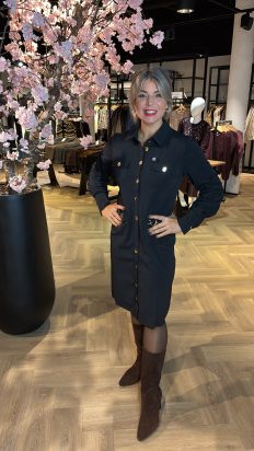 Triple Nine Travel jurk met gouden knopen en zakjes Zwart